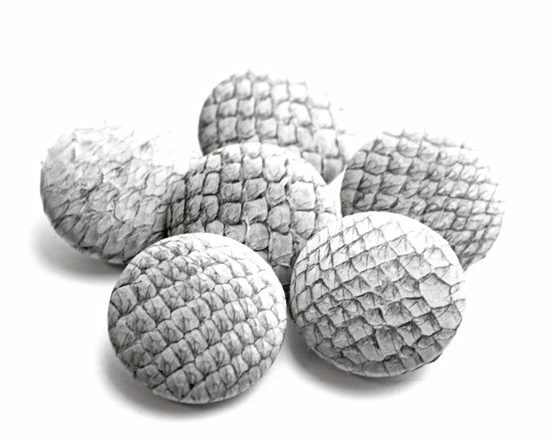 Grey Roð Buttons (Fish skin) - Álafoss - Since 1896