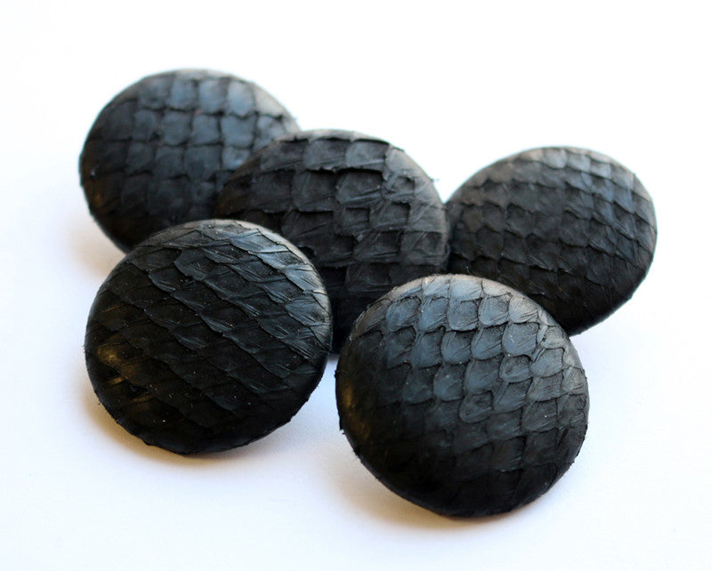 Black Roð Buttons (Fish skin) - Álafoss - Since 1896